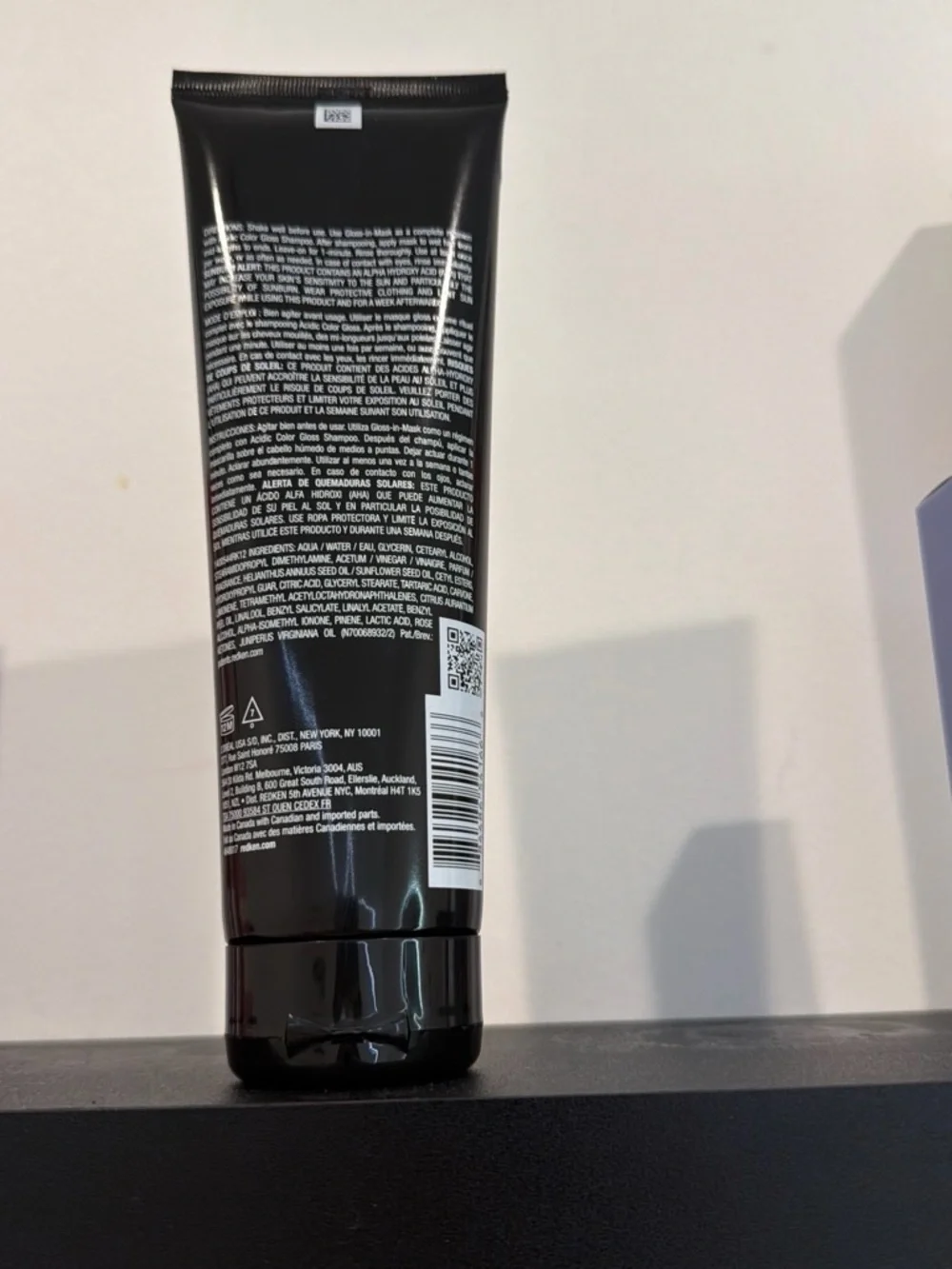Redken Acidic Color Gloss Tube - Black with Pink Label